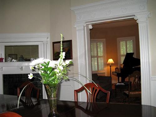 ساوث بوسطن Charles Bass House Bed & Breakfast المظهر الخارجي الصورة