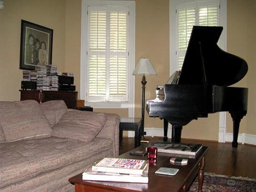 ساوث بوسطن Charles Bass House Bed & Breakfast المظهر الخارجي الصورة
